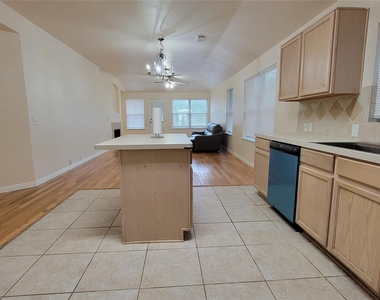 4831 Dark Canyon Court - Photo Thumbnail 5
