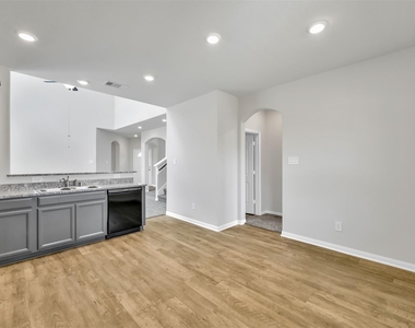 16609 Merry Pines Drive - Photo Thumbnail 14
