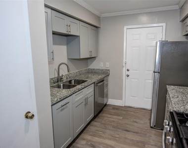 1647 Northwood Street - Photo Thumbnail 3