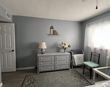 190 E Olmstead Drive - Photo Thumbnail 12