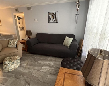 190 E Olmstead Drive - Photo Thumbnail 3