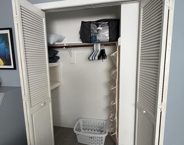 190 E Olmstead Drive - Photo Thumbnail 13