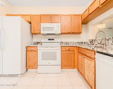 518 Steeplechase Lane - Photo Thumbnail 8