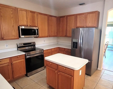 142 Babylon Lane - Photo Thumbnail 10