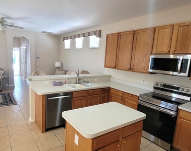 142 Babylon Lane - Photo Thumbnail 7