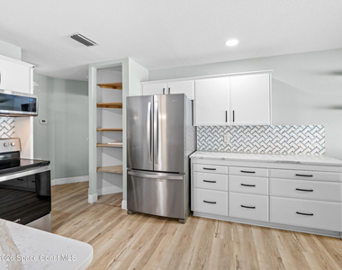 751 Greenwood Manor Circle - Photo Thumbnail 9