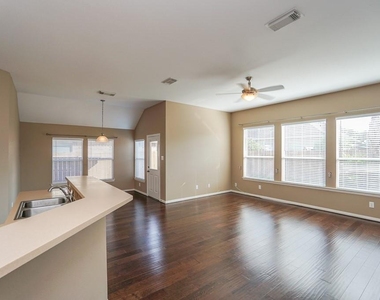 7102 Thistlewood Park Court - Photo Thumbnail 7