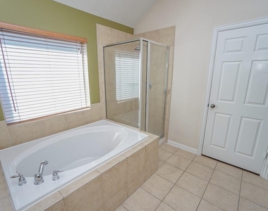 7102 Thistlewood Park Court - Photo Thumbnail 18
