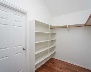 7102 Thistlewood Park Court - Photo Thumbnail 20