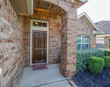 7102 Thistlewood Park Court - Photo Thumbnail 2