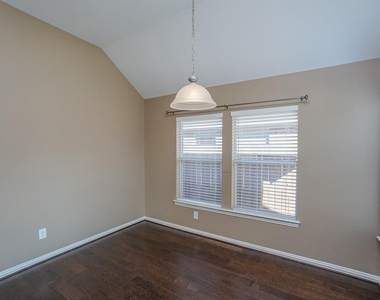 7102 Thistlewood Park Court - Photo Thumbnail 13