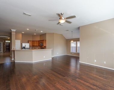 7102 Thistlewood Park Court - Photo Thumbnail 14