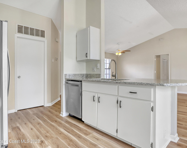 1460 Heartwellville Street Nw - Photo Thumbnail 9