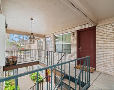 421 Emerson Street - Photo Thumbnail 17