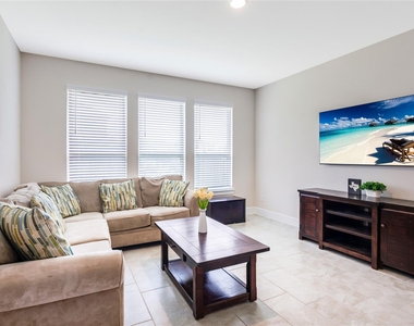 9211 Lowell Cliff Drive - Photo Thumbnail 18