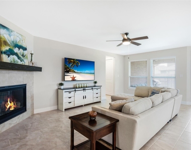 9211 Lowell Cliff Drive - Photo Thumbnail 19