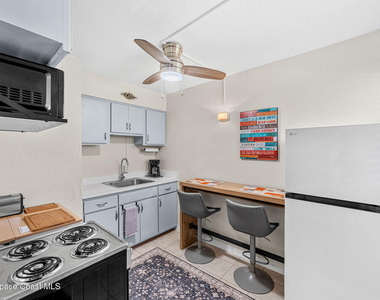 211 Circle Drive - Photo Thumbnail 6