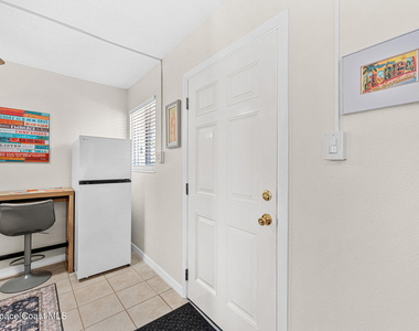 211 Circle Drive - Photo Thumbnail 7