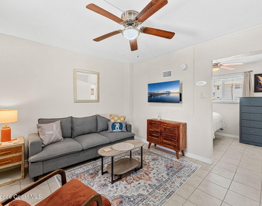 211 Circle Drive - Photo Thumbnail 3