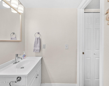 211 Circle Drive - Photo Thumbnail 15