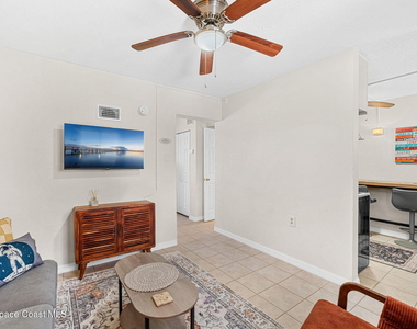 211 Circle Drive - Photo Thumbnail 8