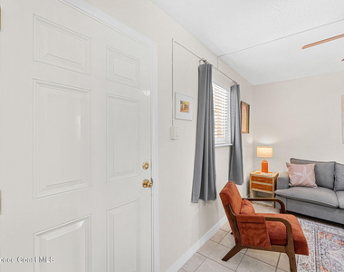 211 Circle Drive - Photo Thumbnail 9