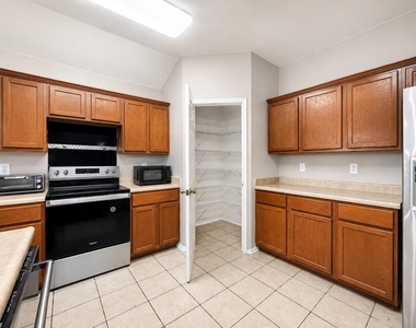 9430 Anderson Way - Photo Thumbnail 12