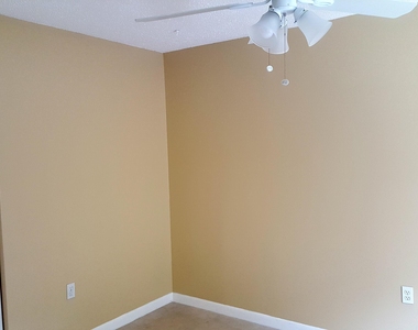 295 Nora Avenue - Photo Thumbnail 5