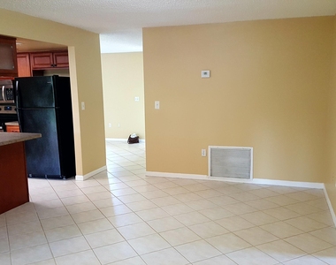 295 Nora Avenue - Photo Thumbnail 7