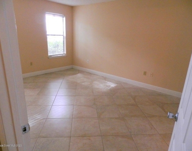 295 Nora Avenue - Photo Thumbnail 13