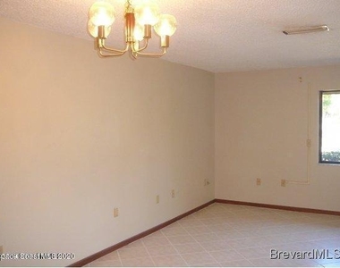 295 Nora Avenue - Photo Thumbnail 4