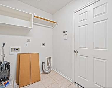 6423 Bonnie Chase Lane - Photo Thumbnail 14