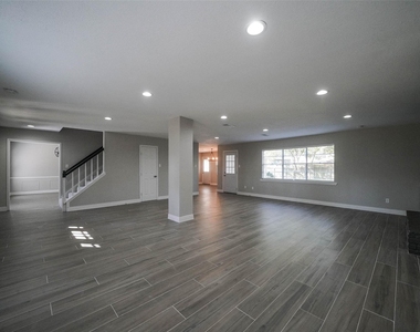 7818 Beaufort Drive - Photo Thumbnail 1