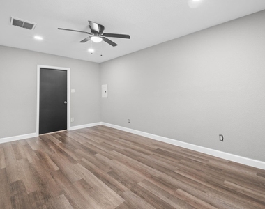 5242 Greylog Drive - Photo Thumbnail 7