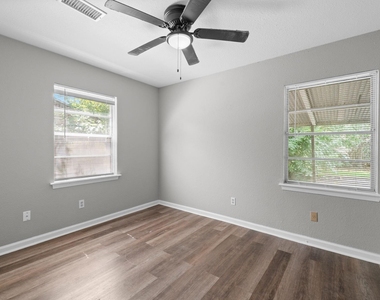 5242 Greylog Drive - Photo Thumbnail 16