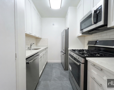 West 87th Street - Photo Thumbnail 2