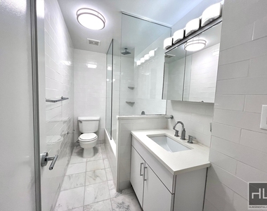 East 38 Street - Photo Thumbnail 4