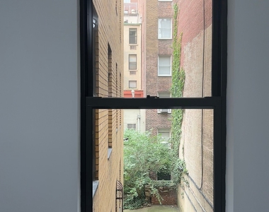 East 38 Street - Photo Thumbnail 6