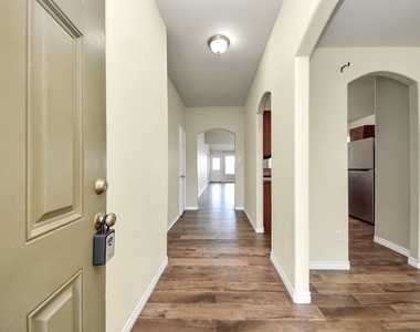 3226 View Valley Trail - Photo Thumbnail 7