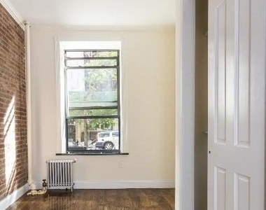 West 103rd Street - Photo Thumbnail 5