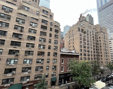 East 56 Street - Photo Thumbnail 14