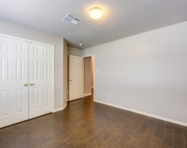 21611 Country Club Green Way - Photo Thumbnail 12