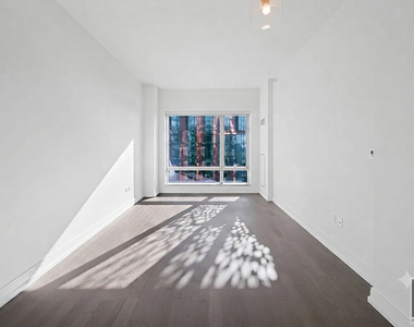 10th Avenue - Photo Thumbnail 1