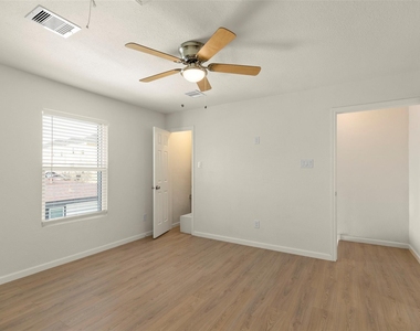 6327 Illinois Street - Photo Thumbnail 7