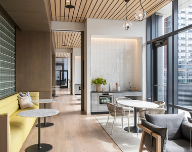 11th Avenue - Photo Thumbnail 7