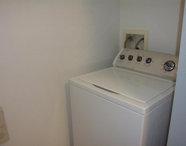 2209 Portofino Place - Photo Thumbnail 17