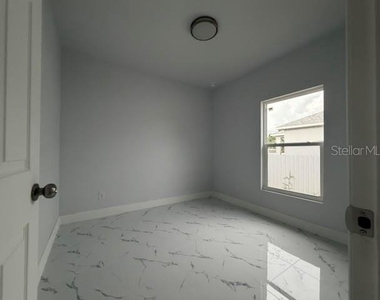 744/746 Eisenhower Boulevard - Photo Thumbnail 11