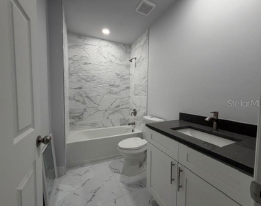 744/746 Eisenhower Boulevard - Photo Thumbnail 10