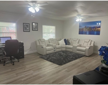 5525 Tillman Road - Photo Thumbnail 3