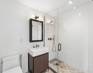 632 Lorimer Street - Photo Thumbnail 10